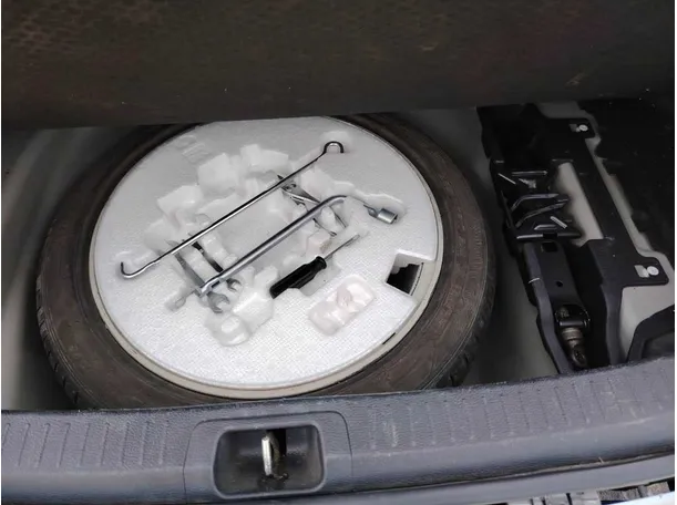 Car image 37