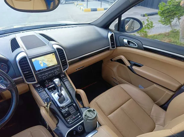 Car image 38