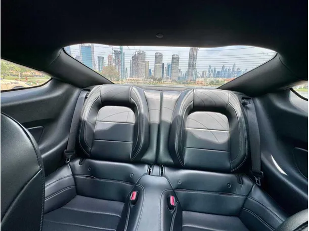 Car image 12