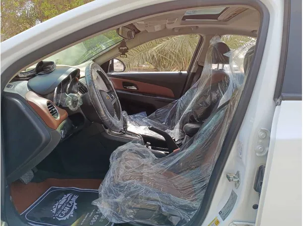 Car image 12