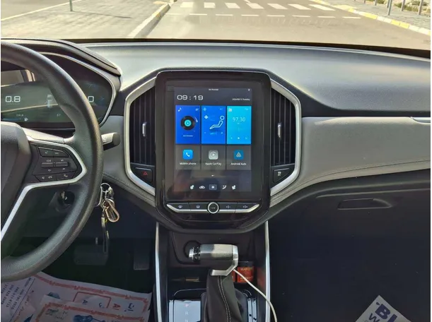Car image 16