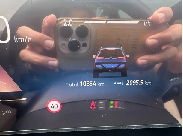 Car image 23