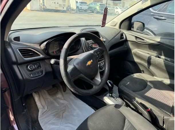 Car image 18