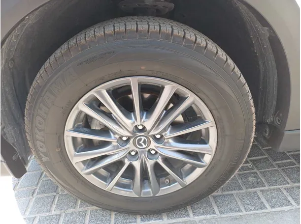 Car image 9