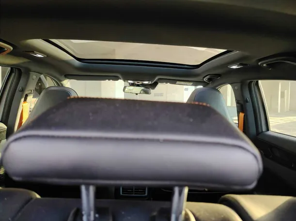 Car image 21