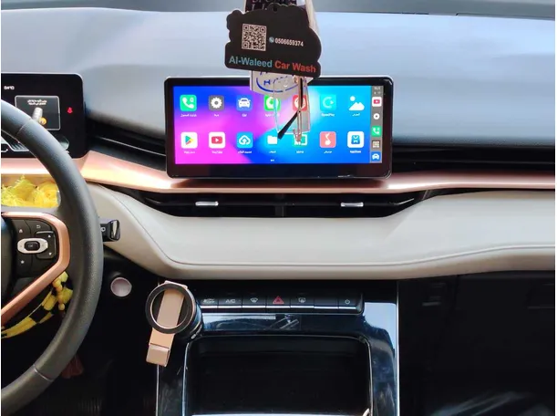 Car image 19