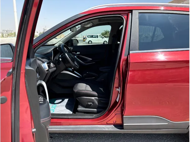 Car image 12