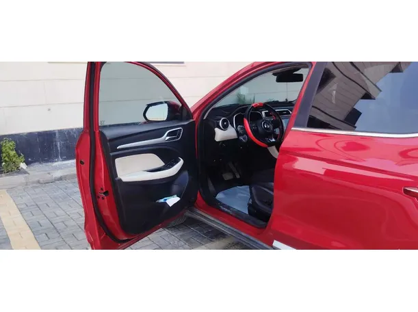 Car image 11