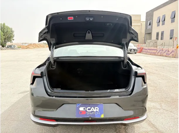 Car image 25