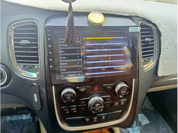 Car image 30