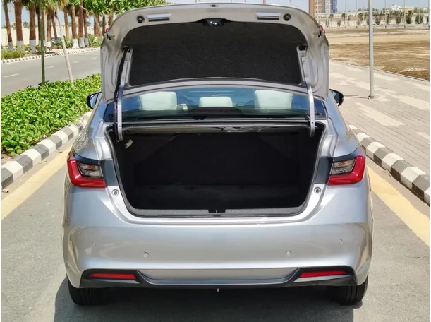 Car image 23