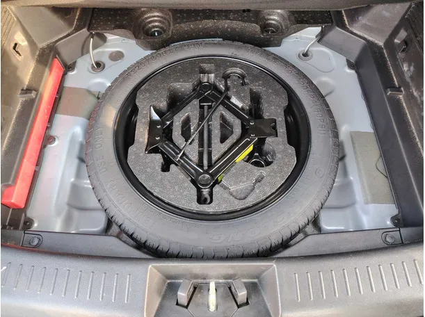 Car image 31