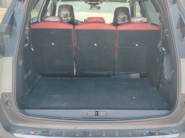 Car image 27