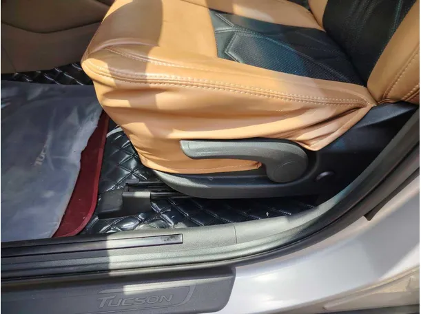 Car image 38
