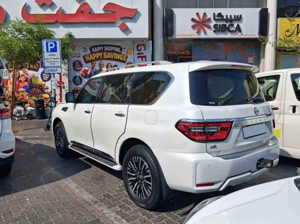 Car image 7