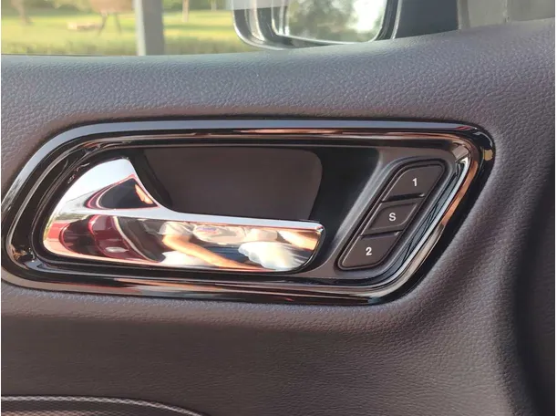 Car image 30