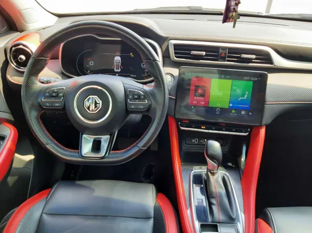Car image 16
