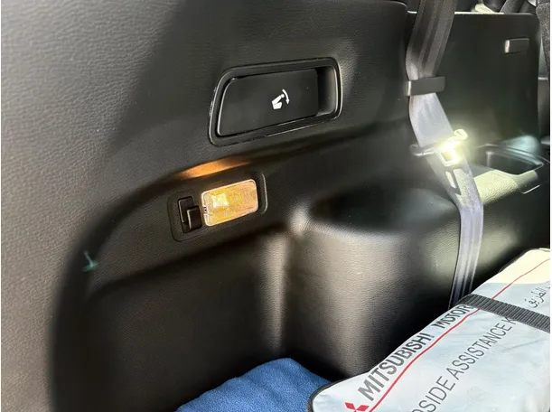 Car image 28