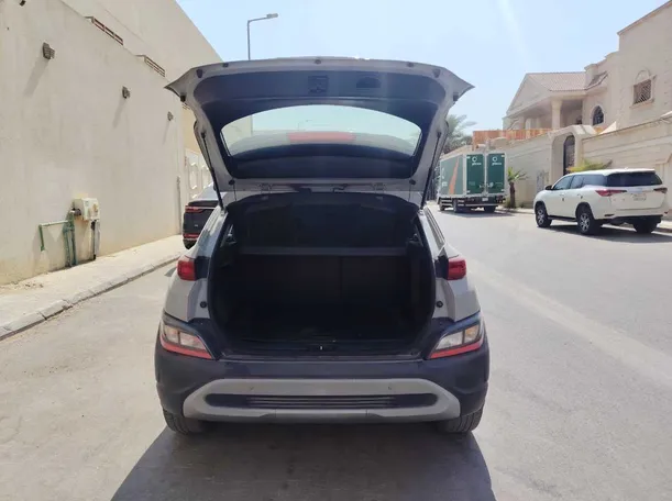 Car image 25