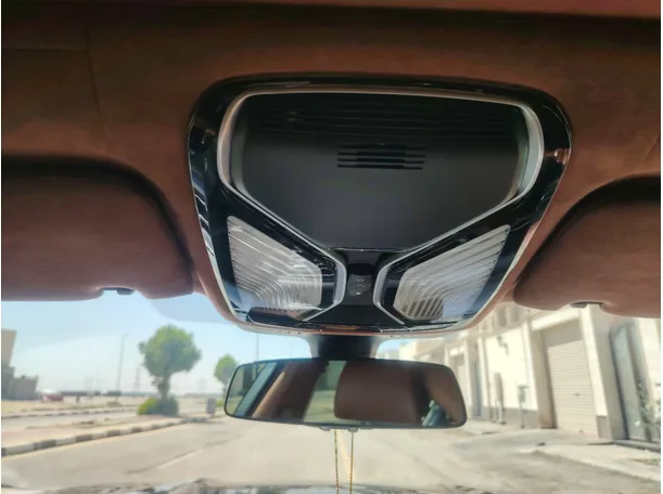 Car image 25