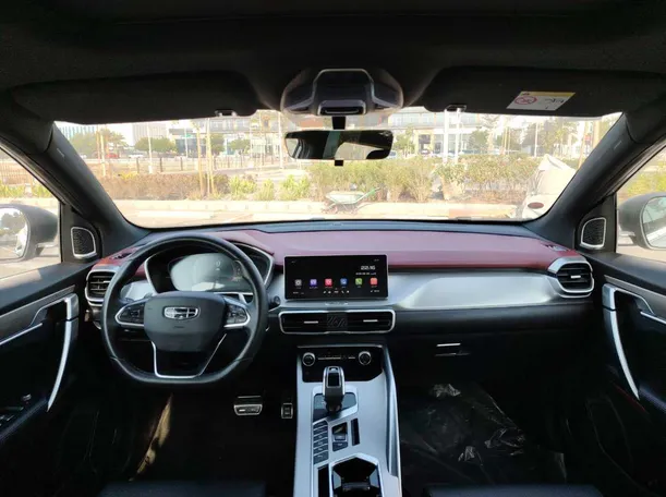 Car image 19