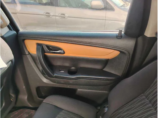 Car image 36