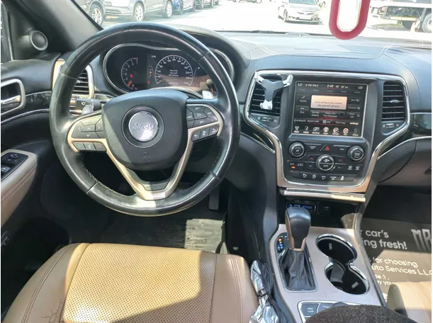 Car image 17