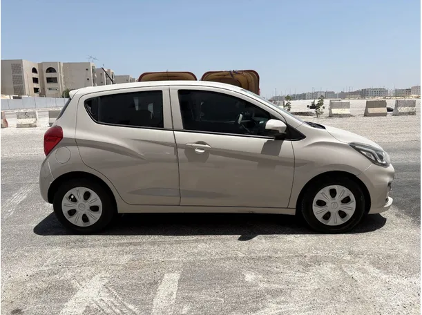 Car image 4