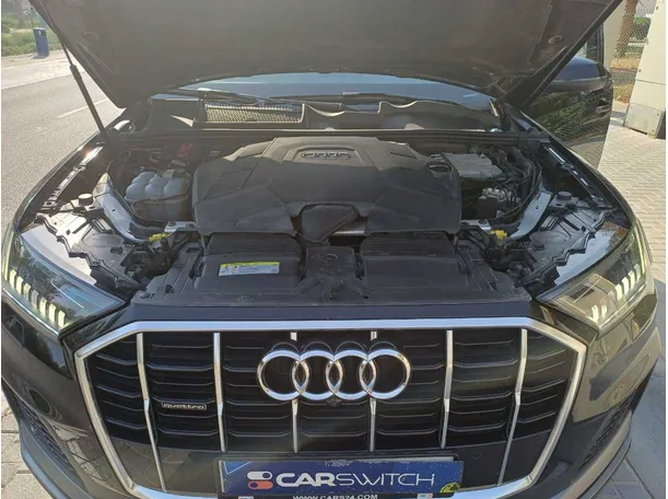 Car image 19