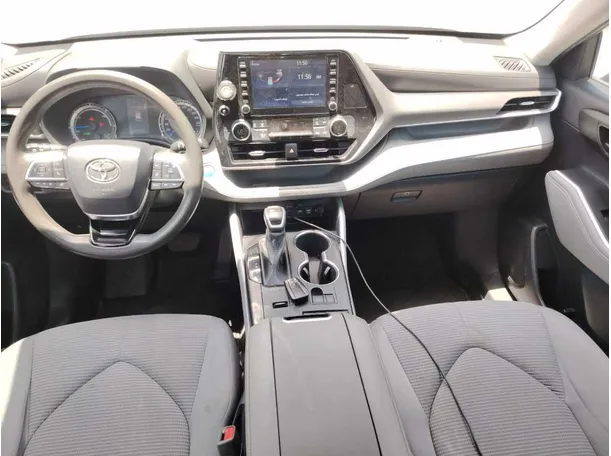 Car image 25