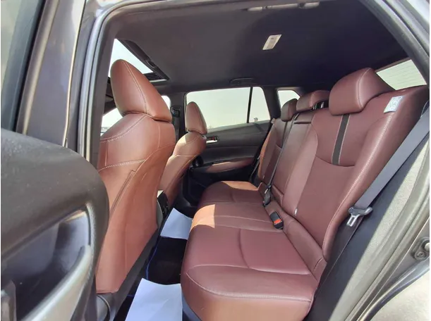 Car image 13