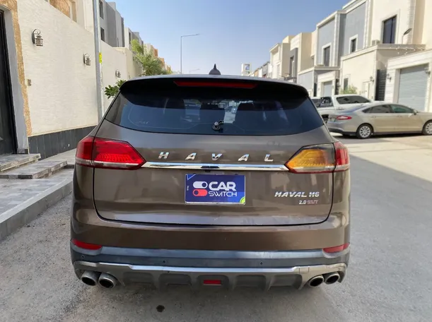 Car image 5