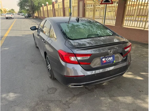 Car image 7