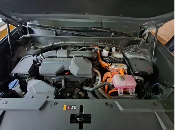 Car image 19