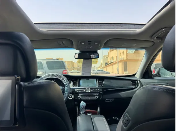 Car image 16