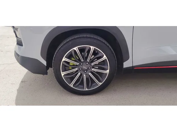 Car image 10