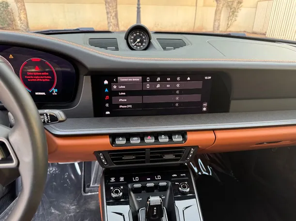 Car image 18
