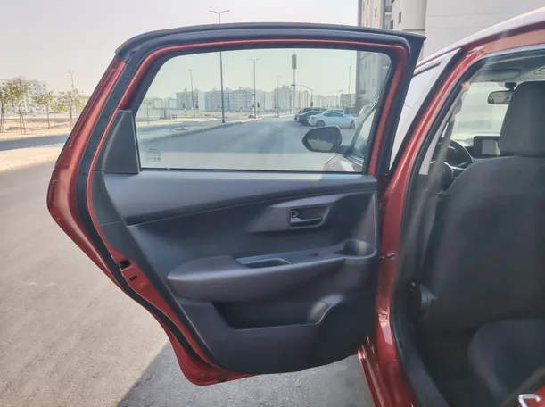 Car image 13