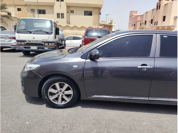Car image 9