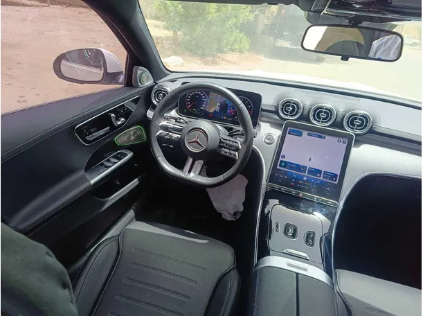 Car image 27