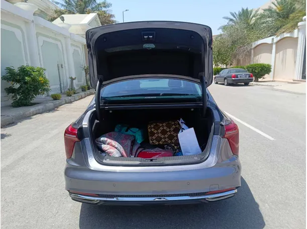 Car image 28