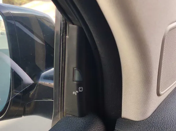 Car image 36