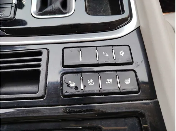 Car image 33