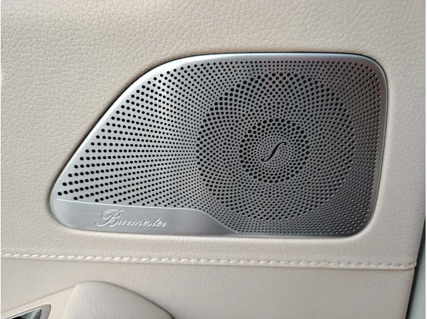 Car image 35