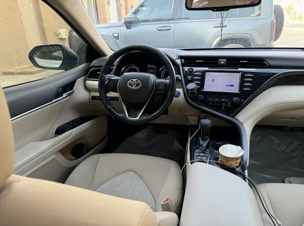 Car image 15