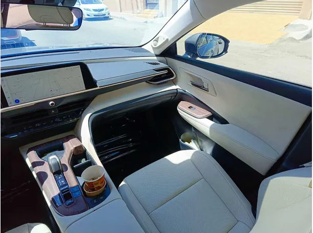 Car image 36