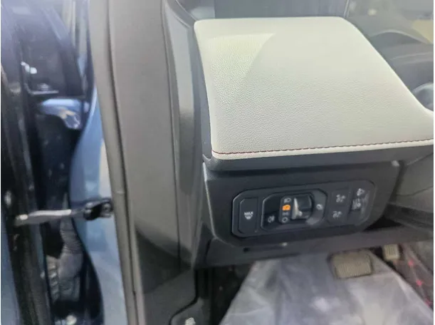 Car image 31