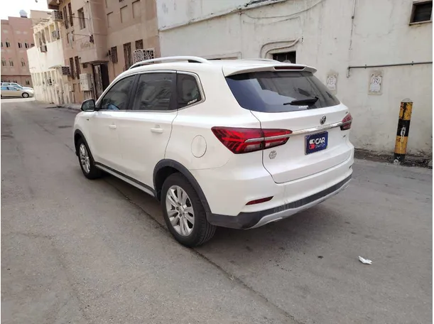 Car image 18