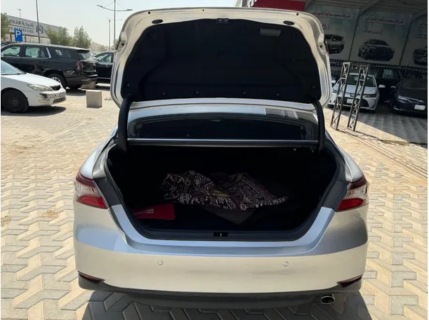 Car image 21