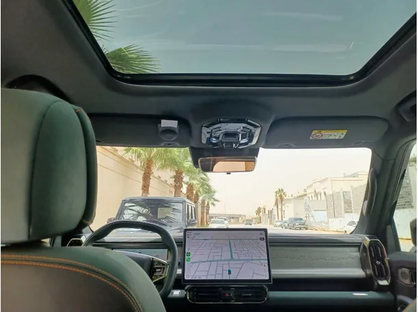 Car image 17